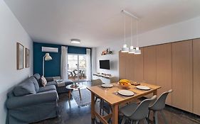 'Core' Modern Living Apartment, Rhodes Center